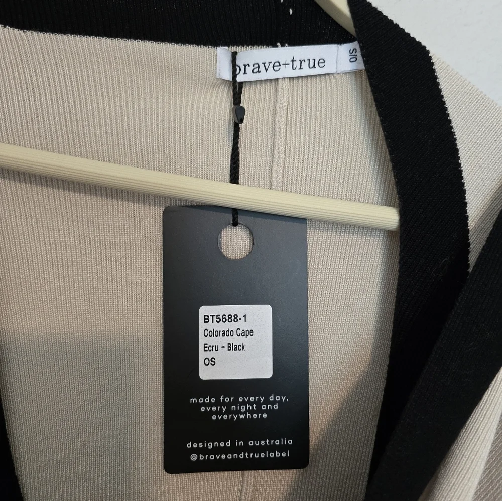 NWT Brave And True Colorado Two Tone Wrap